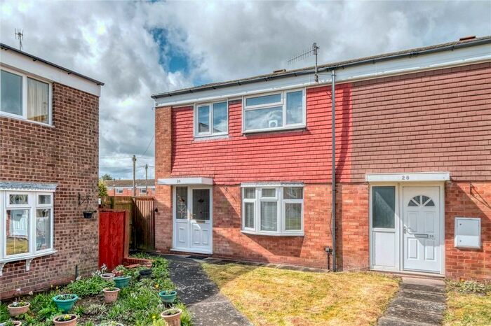 3 Bedroom End Of Terrace House To Rent In Shelley Close, Catshill, Bromsgrove, Worcestershire, B61