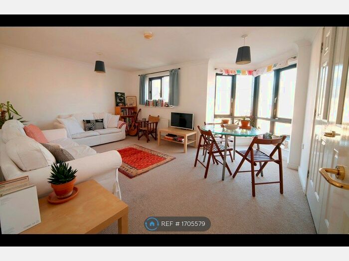 2 Bedroom Flat To Rent In Monteagle Way, London, E5