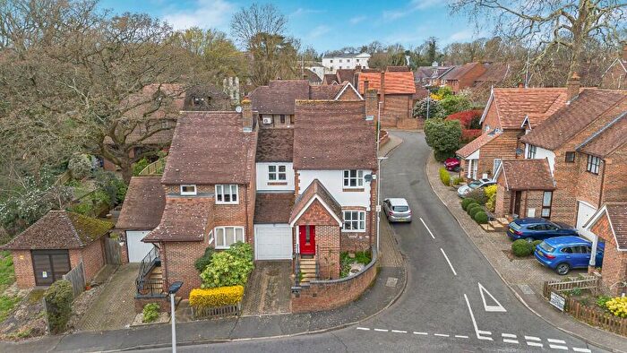 3 Bedroom Semi Detached House For Sale In Harts Grove, Woodford Green, Essex, IG8