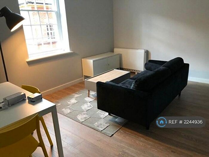 1 Bedroom Flat To Rent In Barham Lodge, Buckingham, MK18