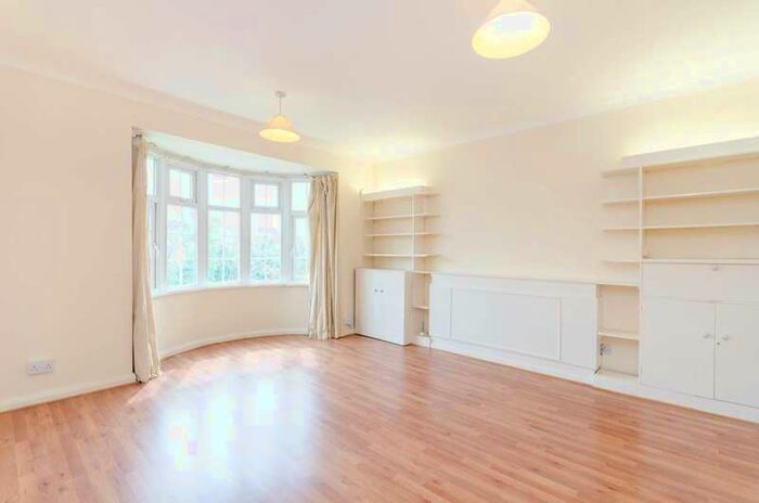 2 Bedroom Flat To Rent In Grove Road, Sutton, SM1