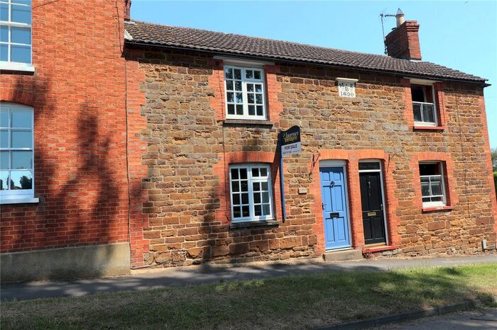2 Bedroom Detached House For Sale In High Street, Everdon, Northamptonshire, NN11