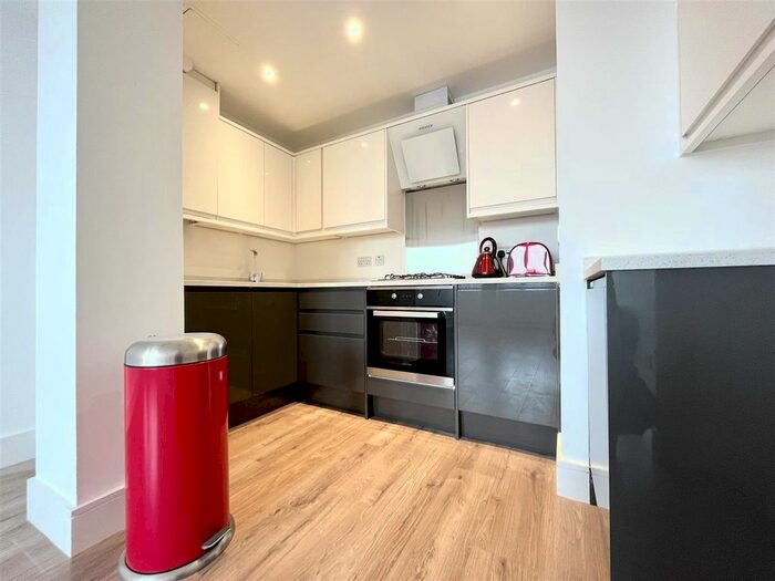 1 Bedroom Flat To Rent In High Street, Waltham Cross, EN8