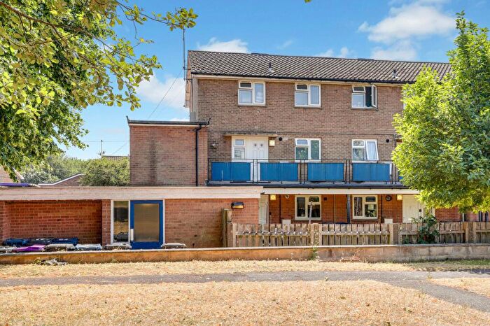 2 Bedroom Flat For Sale In Queens Road, Radcliffe-On-Trent, NG12