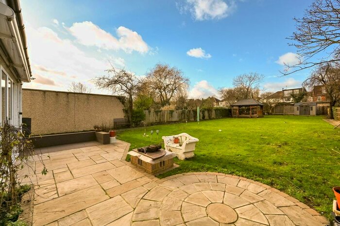 4 Bedroom Detached House To Rent In Connaught Road, New Malden, KT3