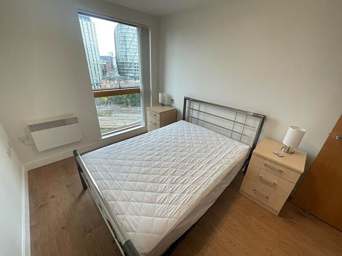 2 Bedroom Apartment To Rent In Vallea Court, Redbank, M4
