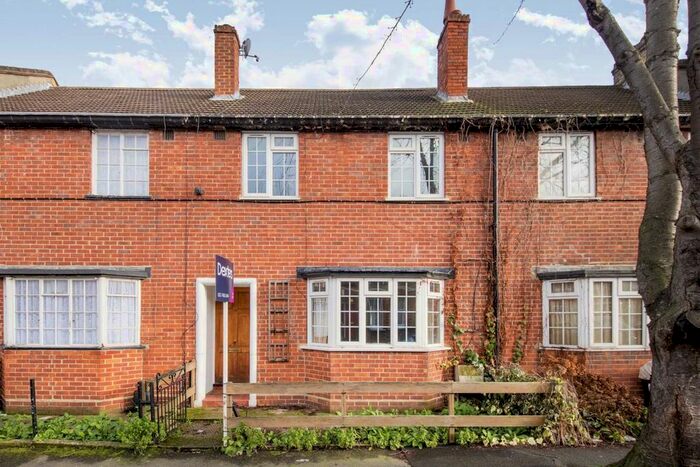 3 Bedroom Property To Rent In Glenelg Road, London, SW2