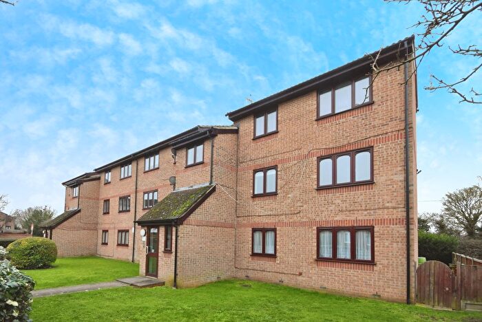 1 Bedroom Flat For Sale In Sandon Close, Rochford, Essex, SS4