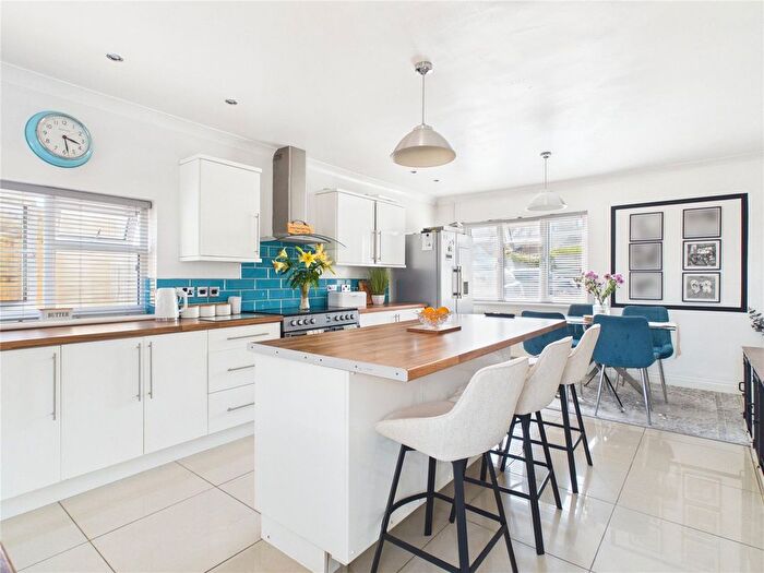 4 Bedroom End Of Terrace House For Sale In Gullon Walk, Bristol, BS13