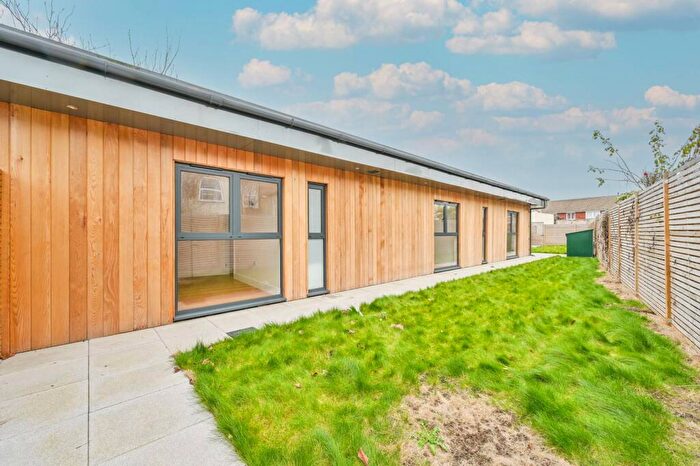 2 Bedroom Bungalow For Sale In Ironbridge Mews, Stratford, London, E15