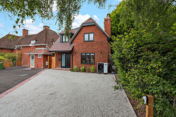 3 Bedroom Detached House For Sale In Warwick Road, Warwick, CV35