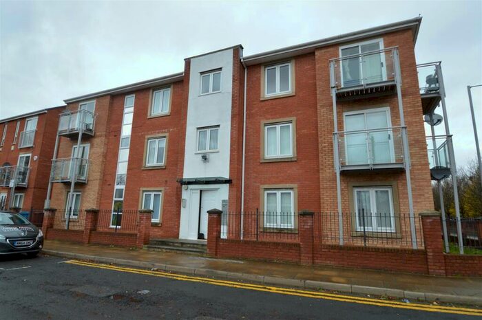 2 Bedroom Flat To Rent In St Wilfrids Street, Hulme, Manchester, M15