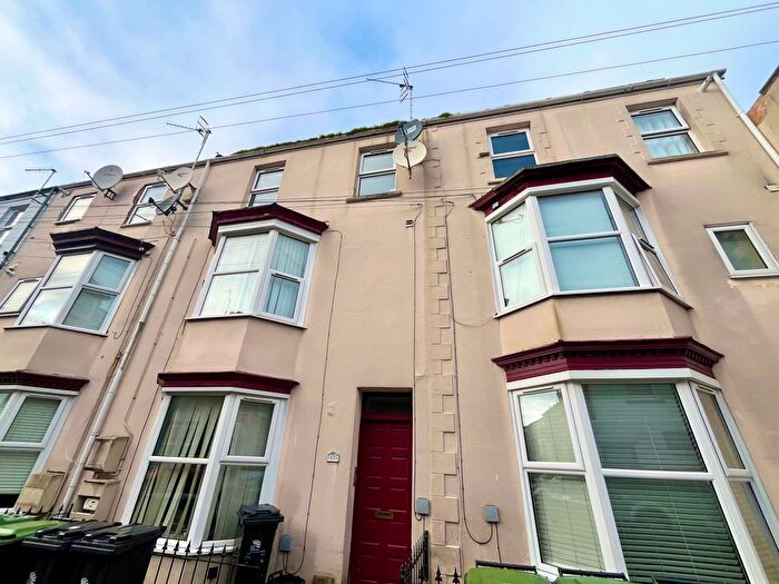 2 Bedroom Flat To Rent In Derby Street, Weymouth, DT4