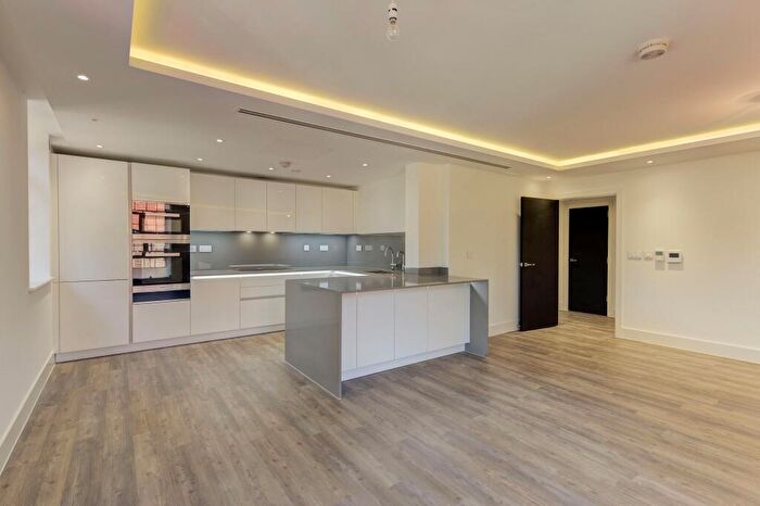 2 Bedroom Flat To Rent In Chandos Way, Hampstead Reach, London, London, NW11