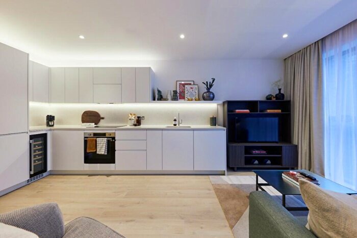 2 Bedroom Apartment To Rent In New Drum Street, London, E1