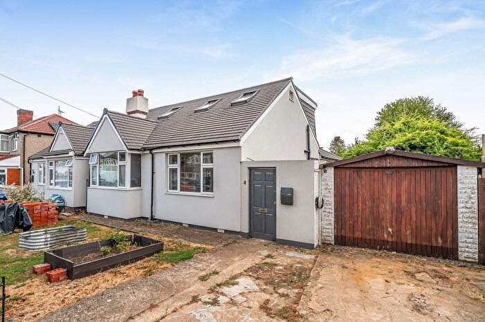 4 Bedroom Semi-Detached Bungalow For Sale In Leamington Place, Hayes, UB4