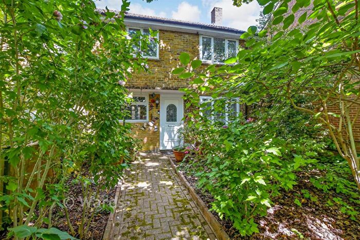 3 Bedroom End Of Terrace House For Sale In Union Street, Canterbury, Kent, CT1