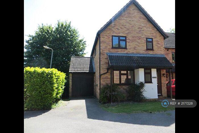 3 Bedroom Semi-Detached House To Rent In The Lindens, Langdon Hills, Basildon, SS16