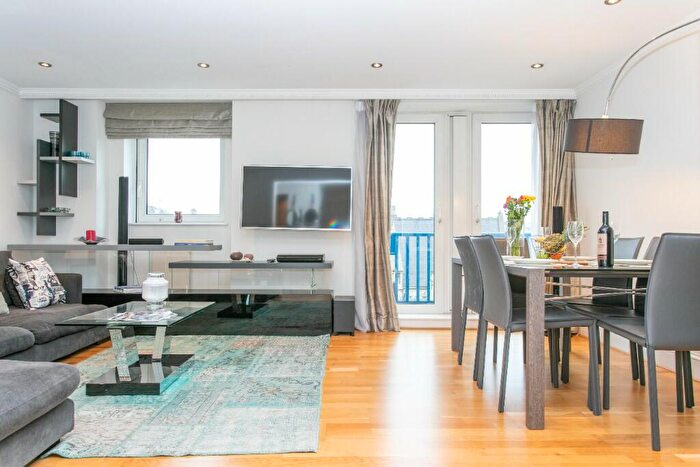 2 Bedroom Apartment To Rent In Hayes Place, London, NW1