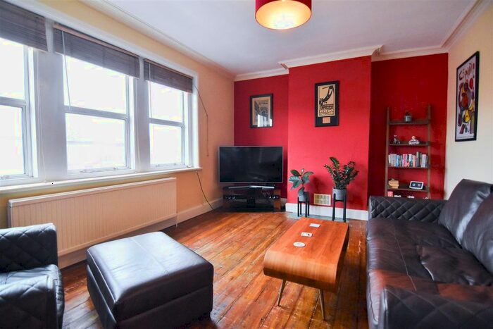 2 Bedroom Flat To Rent In London Road, London, SW16