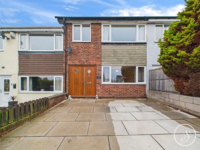 3 Bedroom Terraced House For Sale In Pickard Court, Leeds, LS15