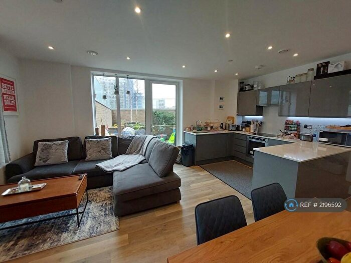 2 Bedroom Flat To Rent In Bridges Court Road, London, SW11