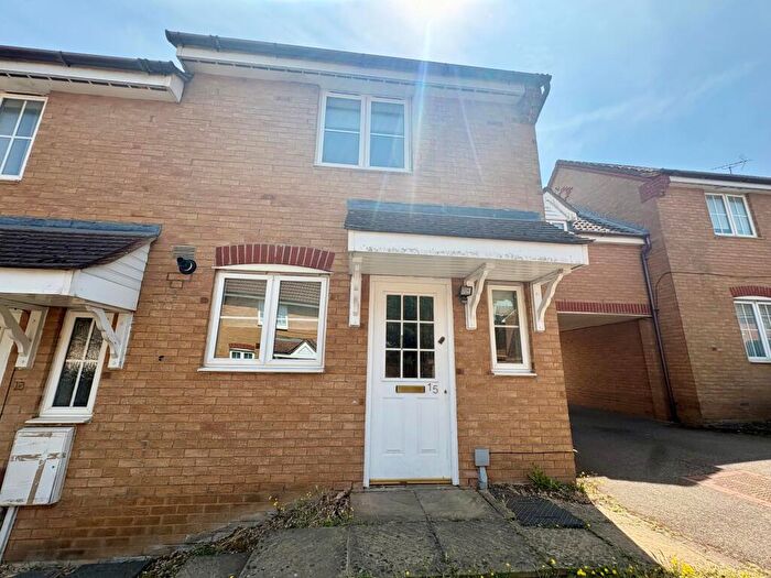 3 Bedroom Semi-Detached House To Rent In Tailby Avenue, Kettering, NN16
