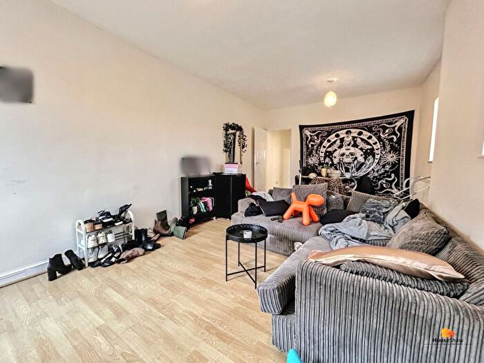 1 Bedroom Maisonette To Rent In Stoke Road, Aylesbury, HP21