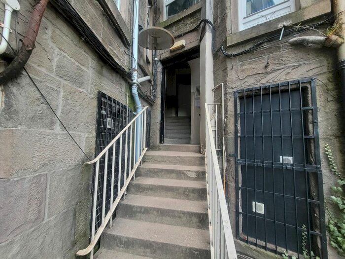 1 Bedroom Flat To Rent In Strathmartine Road, Coldside, Dundee, DD3