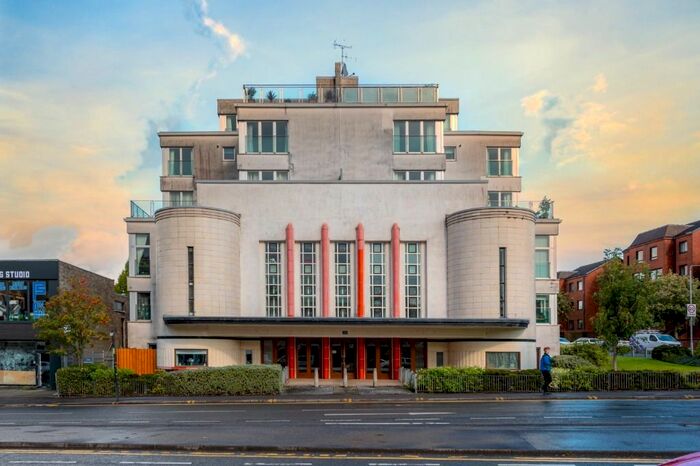 3 Bedroom Flat To Rent In Great Western Road, Anniesland, Glasgow, G12