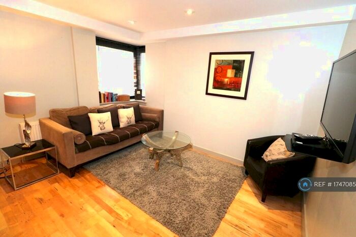 2 Bedroom Flat To Rent In Royal Mile, Edinburgh, EH1