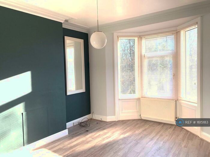 4 Bedroom Maisonette To Rent In Park Terrace, North Shields, NE30