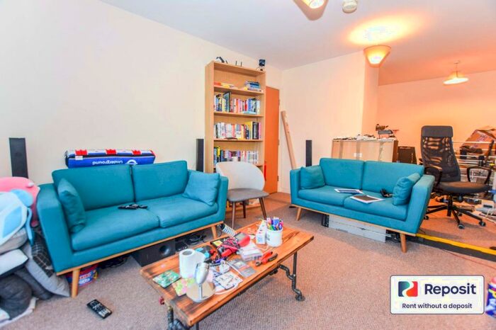 2 Bedroom Apartment To Rent In Bishops Corner, Stretford Road, Hulme, Manchester, M15