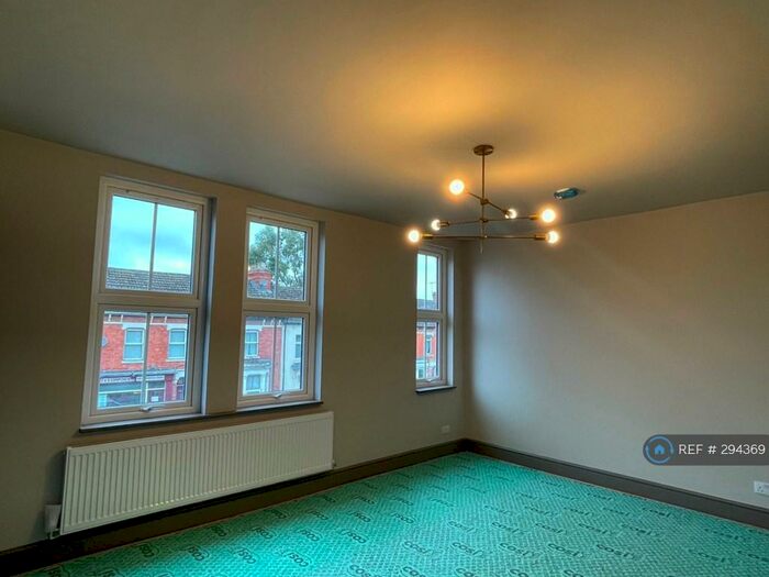 2 Bedroom Flat To Rent In Semilong Rd, Northampton, NN2