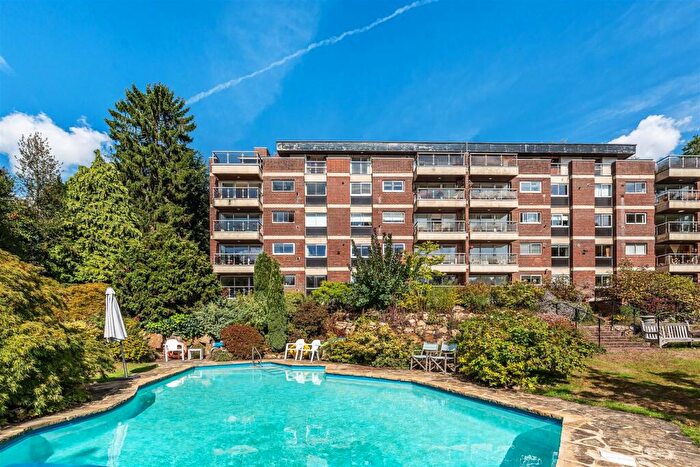 3 Bedroom Flat For Sale In West Hill, Oxted, RH8