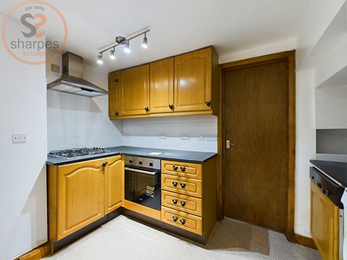 2 Bedroom Flat To Rent In A Garratt Terrace, London, SW17