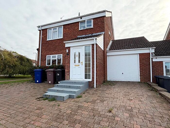 3 Bedroom Link Detached House For Sale In Ganwick Close, Haverhill, CB9