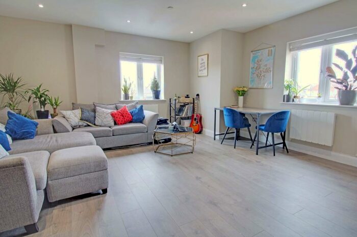 1 Bedroom Apartment To Rent In Chertsey, Surrey, KT16