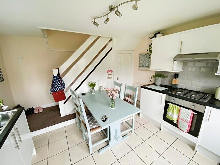 1 Bedroom Maisonette To Rent In Stacey Road, Roath, CF24