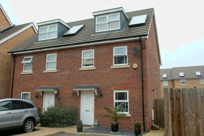 3 Bedroom House To Rent In Swift Close, SL1