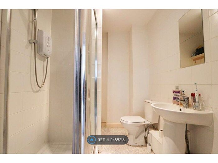 Studio To Rent In Berkeley Square, Bristol, BS8 - Photo 2