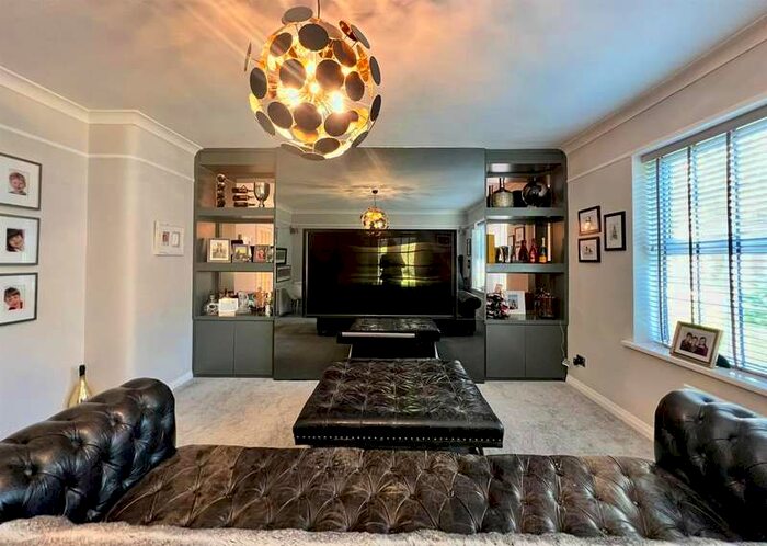 2 Bedroom Apartment To Rent In Groby Court, Altrincham, WA14