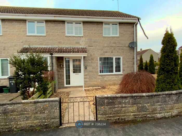 3 Bedroom End Of Terrace House To Rent In Barrymore Close, Langport TA10