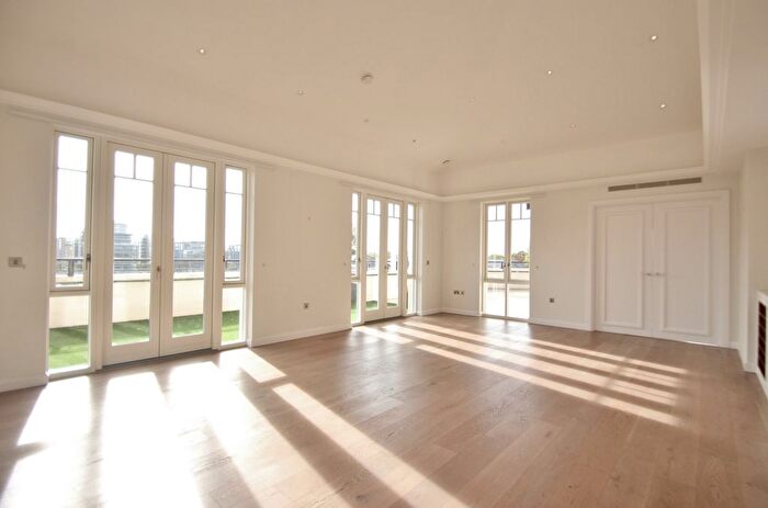 3 Bedroom Flat To Rent In Higham House West, Carnwath Road, Fulham, SW6