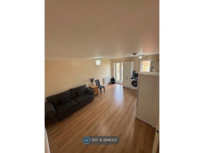 2 Bedroom Flat To Rent In Signals Drive, Coventry, CV3