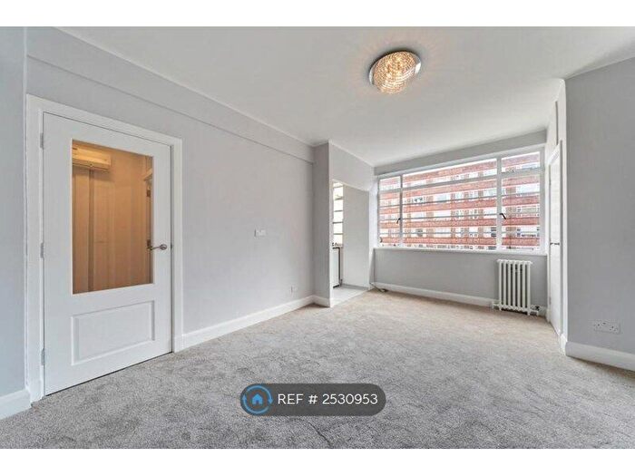 Studio To Rent In Du Cane Court, London, SW17