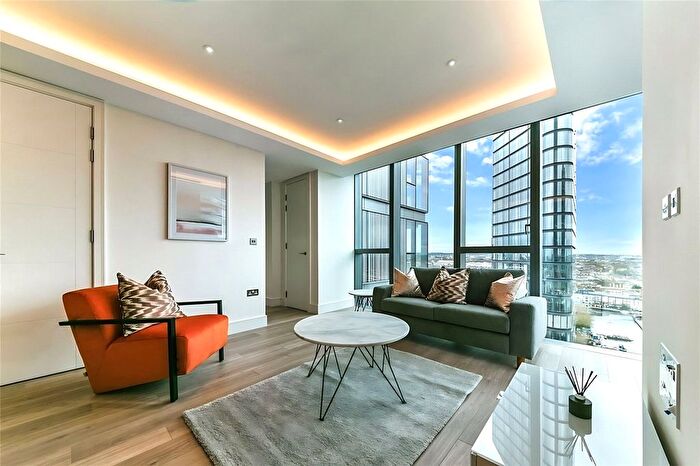 2 Bedroom Flat To Rent In Carrara Tower, City Road, Islington, London, EC1V