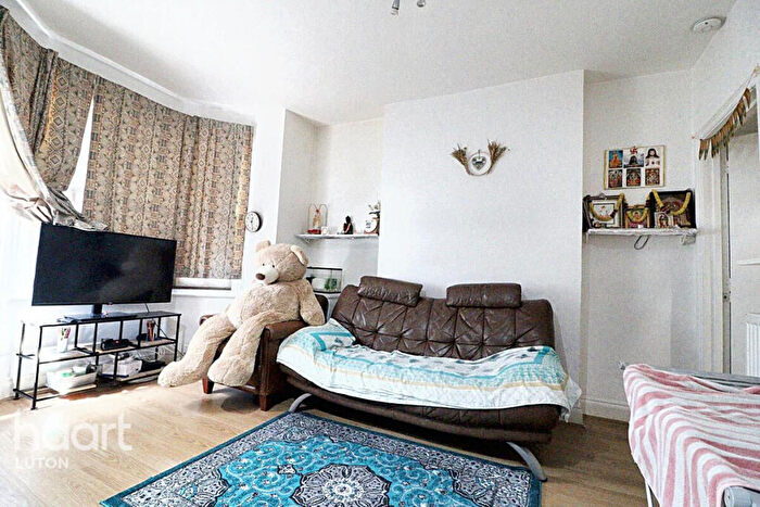 1 Bedroom Apartment For Sale In Napier Road, Luton, LU1