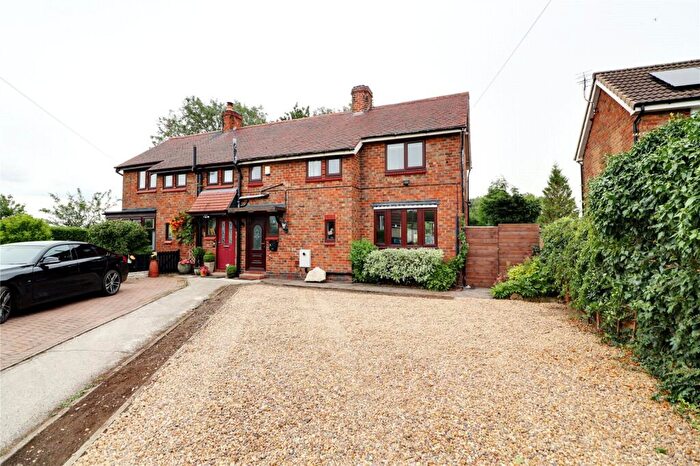 3 Bedroom Semi-Detached House For Sale In Kinnard Square, Owston Ferry, Lincolnshire, DN9