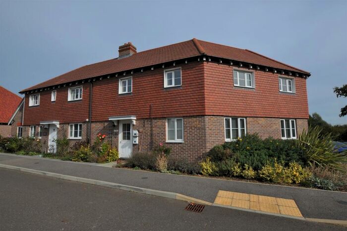 2 Bedroom Apartment To Rent In Weavers Lane, Hailsham, BN27
